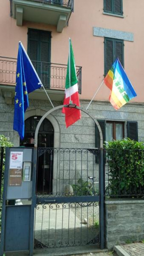 Megaride Guest House Como